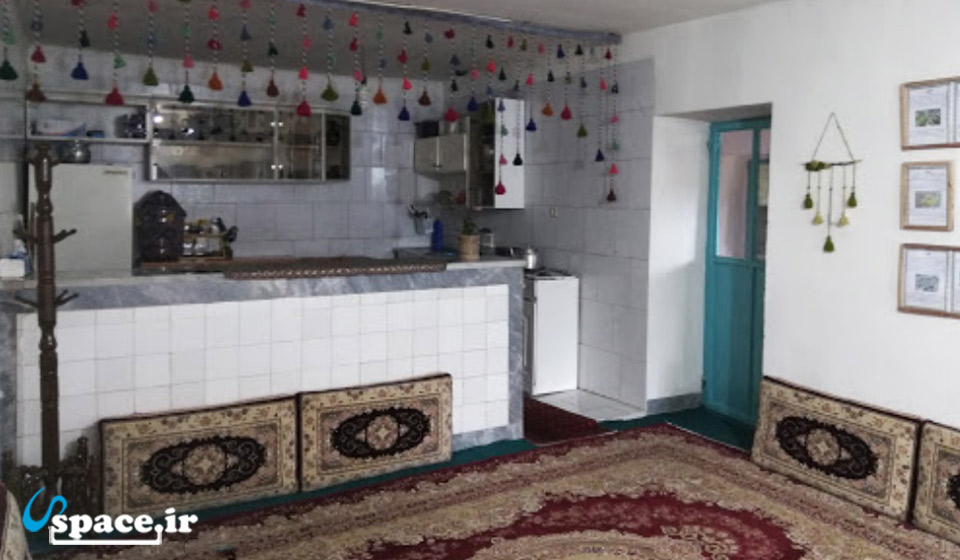 نمای آشپزخانه سوئیت دو خوابه اقامتگاه بوم گردی کابوک - سنندج - روستای دولاب